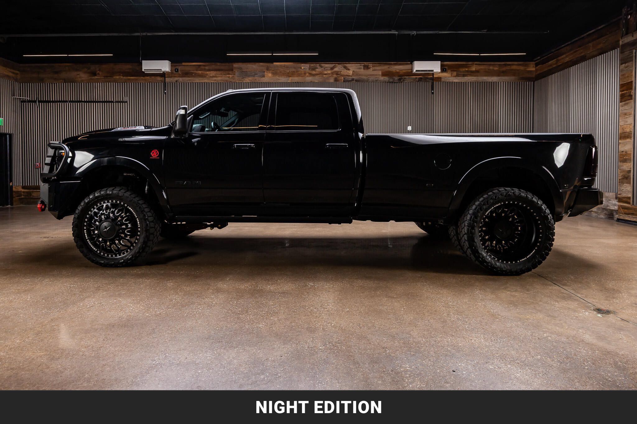 Used 2025 RAM 3500 Limited AWD/4WD image 7