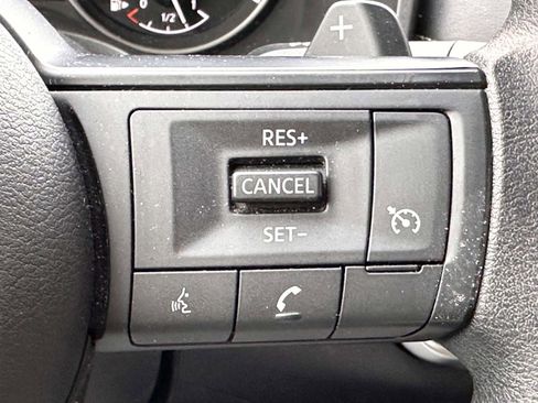 Used 2024 Nissan Rogue S image 23