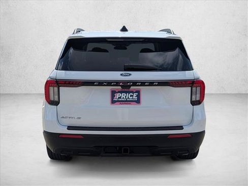 Used 2025 Ford Explorer Active RWD image 7