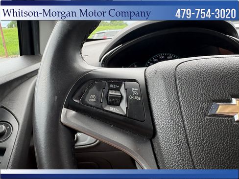 Used 2018 Chevrolet Trax LT w/ LT Convenience Package FWD image 16