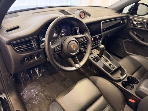 Certified 2024 Porsche Macan GTS AWD/4WD image 4