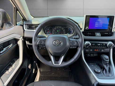 Certified 2025 Toyota RAV4 XLE w/ Convenience Package image 5