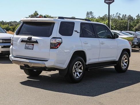 Used 2021 Toyota 4Runner TRD Off-Road Premium w/ Moonroof Package AWD/4WD image 5