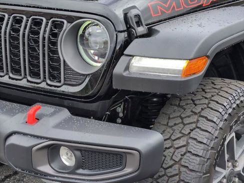 Certified 2026 Jeep Gladiator Mojave AWD/4WD image 10