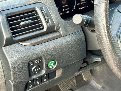 Used 2025 Honda Ridgeline TrailSport image 10