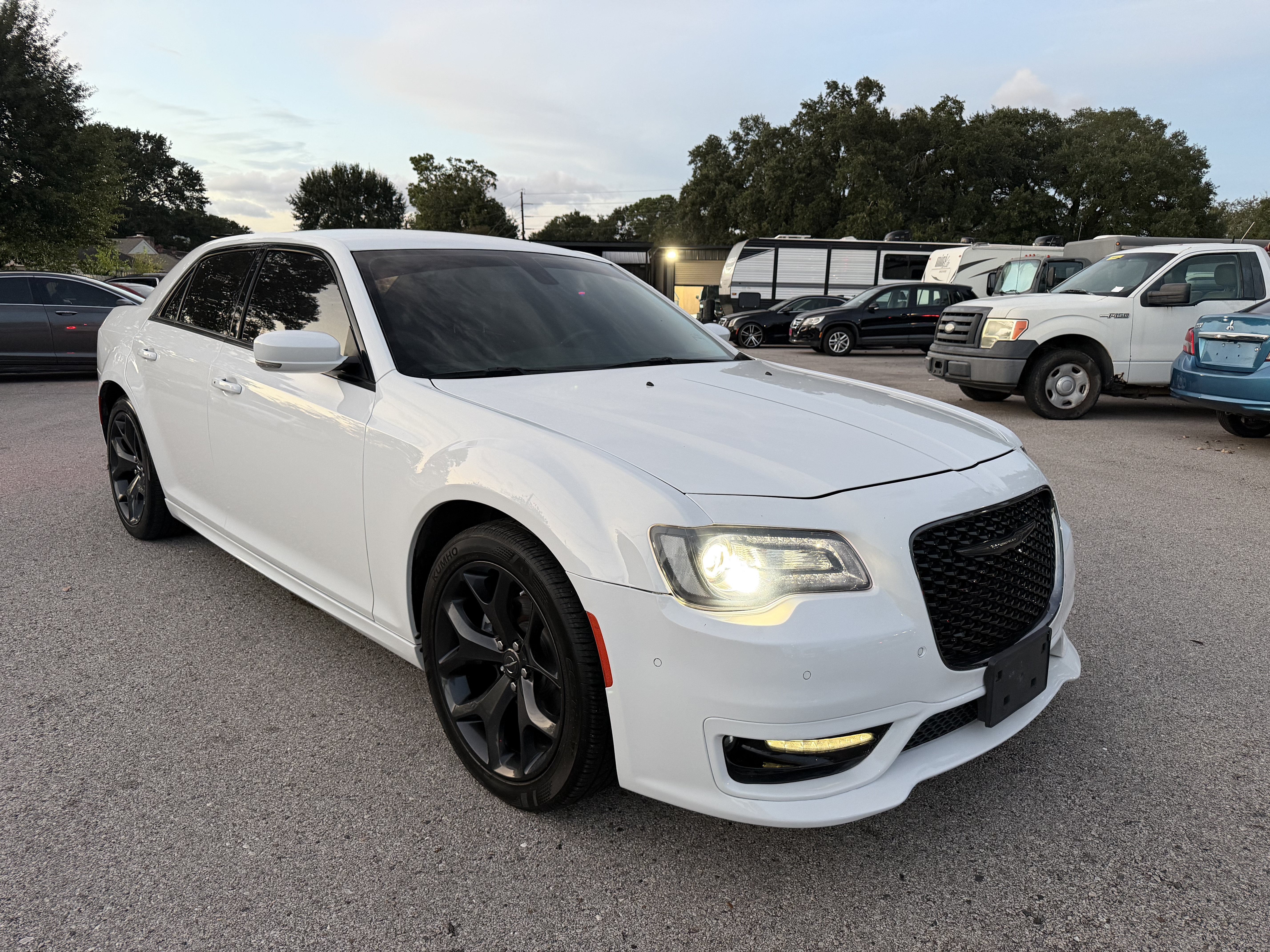 Used 2022 Chrysler 300 Touring L w/ Comfort Group RWD image 1