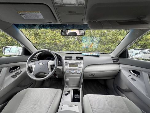 Used 2011 Toyota Camry FWD image 26