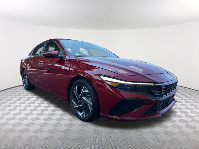 Used 2024 Hyundai Elantra SEL w/ Convenience Package FWD image 3
