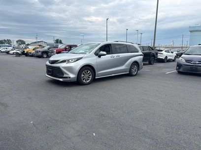 Used 2022 Toyota Sienna XLE w/ XLE Plus Package