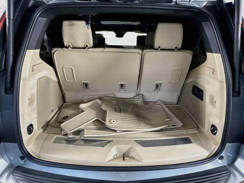 Used 2024 Cadillac Escalade Premium Luxury AWD/4WD image 30