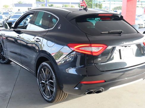 Used 2018 Maserati Levante GranLusso AWD/4WD image 7