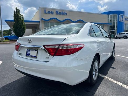 Used 2016 Toyota Camry LE FWD image 4