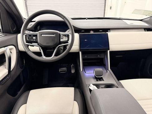 New 2025 Land Rover Discovery Sport Dynamic SE image 20