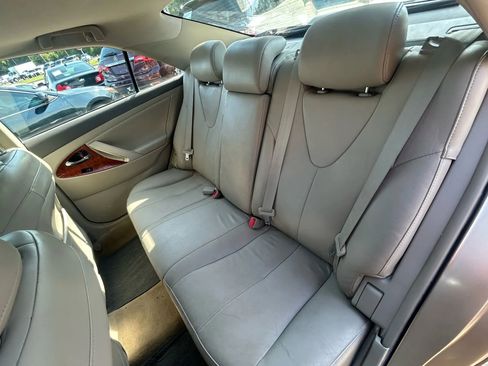 Used 2011 Toyota Camry XLE image 10