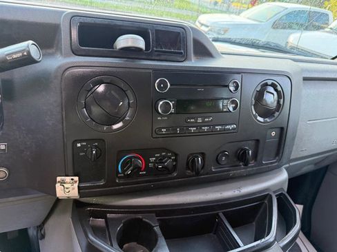 Used 2014 Ford E-150 and Econoline 150 w/ Power Group image 31