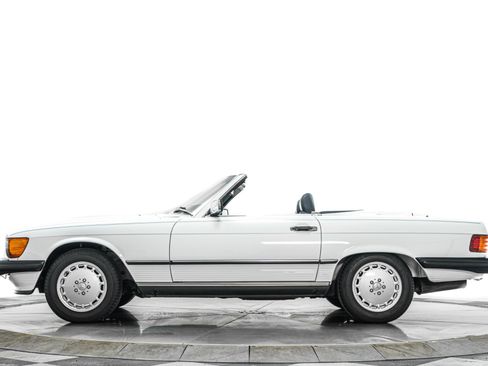 Used 1987 Mercedes-Benz 560 SL image 6