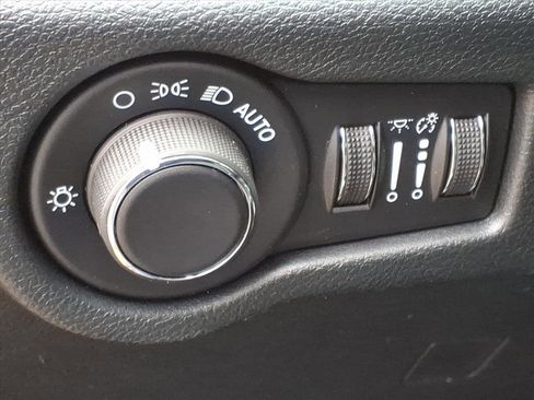 New 2026 Chrysler Voyager LX image 16