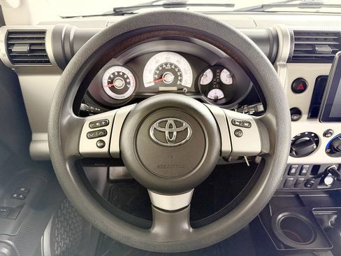 Used 2013 Toyota FJ Cruiser 4WD image 43