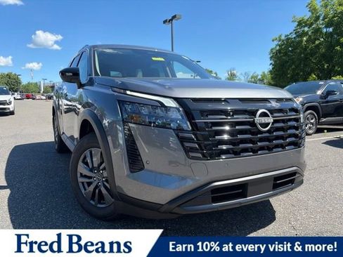 New 2026 Nissan Pathfinder SV w/ SV Premium Package AWD/4WD image 1