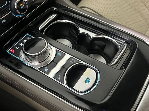 Used 2015 Jaguar XJ L Portfolio image 26