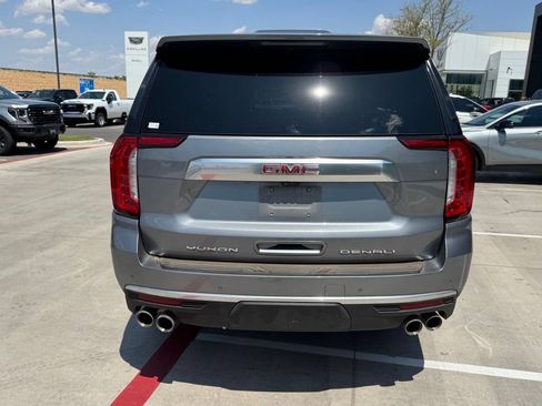 Used 2022 GMC Yukon Denali w/ Denali Premium Package AWD/4WD image 6