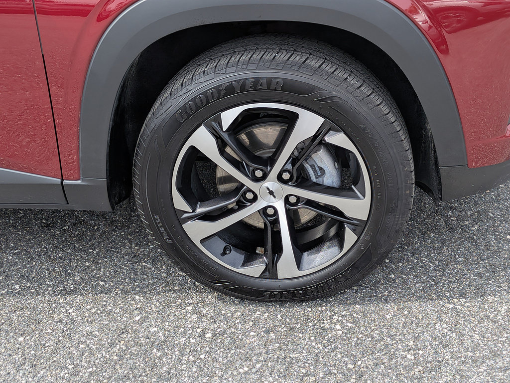Used 2025 Chevrolet Trax RS w/ Driver Confidence Package FWD image 10