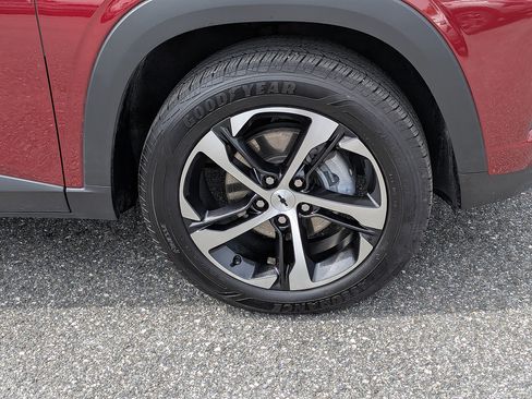 Certified 2025 Chevrolet Trax RS w/ Driver Confidence Package FWD image 10