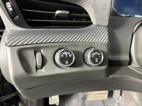 Used 2020 Cadillac Escalade Luxury AWD/4WD image 13