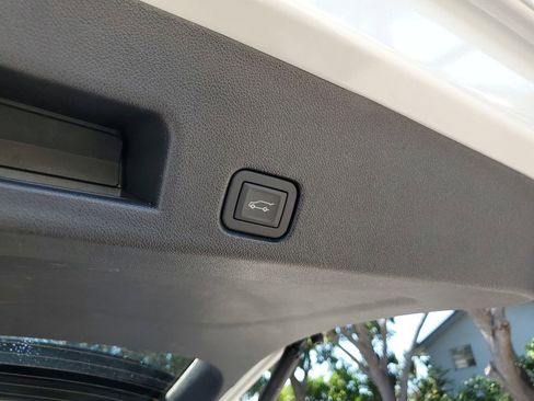 Certified 2024 Chevrolet Traverse Z71 w/ Enhanced Driving Package image 16