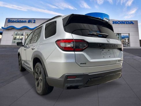 New 2026 Honda Pilot Black Edition image 3