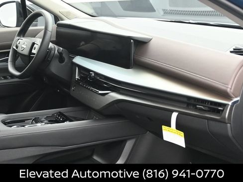 Certified 2026 Nissan Murano Platinum w/ Cargo Package AWD/4WD image 6