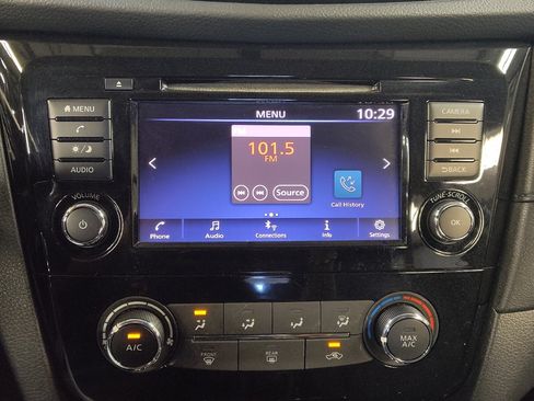 Used 2018 Nissan Rogue S FWD image 25