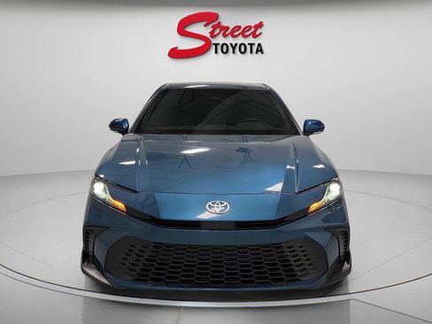 Used 2026 Toyota Camry SE FWD image 6