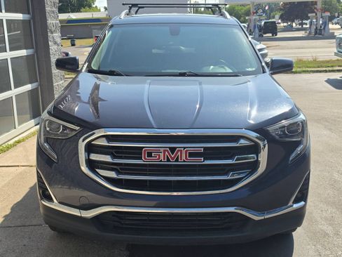 Used 2019 GMC Terrain SLT w/ Preferred Package AWD/4WD image 2