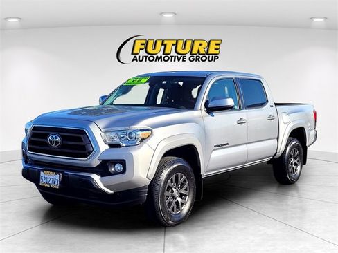 Used 2020 Toyota Tacoma V6 image 8