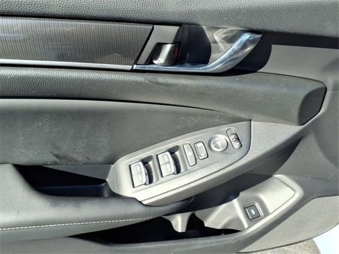 Used 2022 Honda Accord Sport image 12