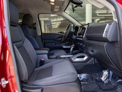 Used 2025 Nissan Frontier SV w/ SV Convenience Package RWD image 26