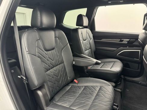 Used 2025 Kia Telluride AWD image 40