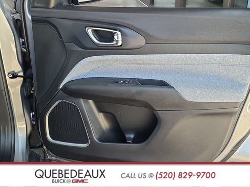 Used 2022 Jeep Compass Latitude FWD image 23
