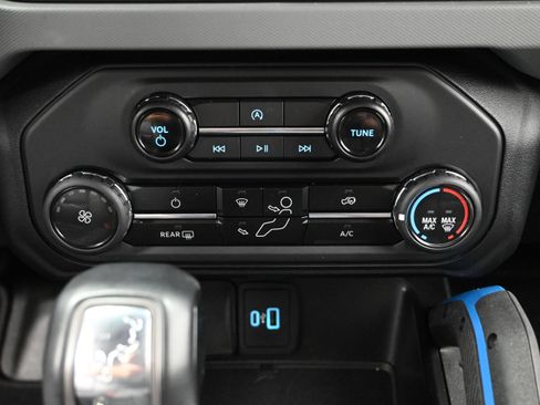 Used 2023 Ford Bronco Black Diamond AWD/4WD image 37