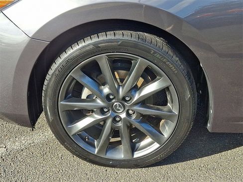 Used 2018 MAZDA MAZDA3 Touring image 9