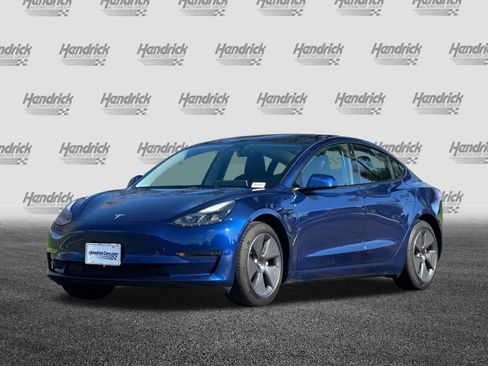 Used 2022 Tesla Model 3 Standard Range image 9
