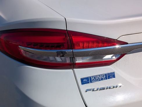 Used 2017 Ford Fusion SE image 17