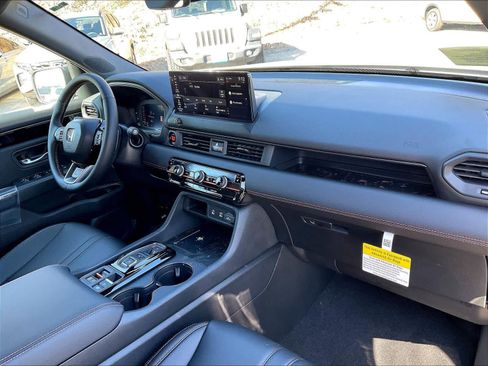 New 2026 Honda Pilot TrailSport image 10