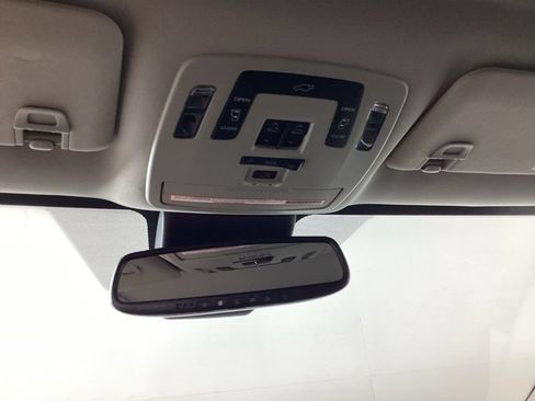 Used 2024 Toyota Sienna XLE FWD image 17