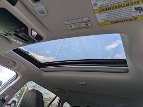 Used 2023 Subaru Outback Premium image 32