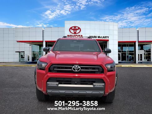 Used 2025 Toyota 4Runner SR5 AWD/4WD image 8