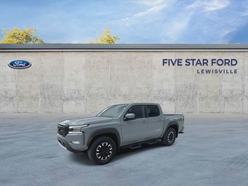 Used 2022 Nissan Frontier PRO-4X w/ Technology Package AWD/4WD image 4