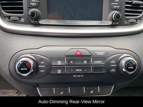 Used 2017 Kia Sorento LX w/ LX Convenience Package image 13