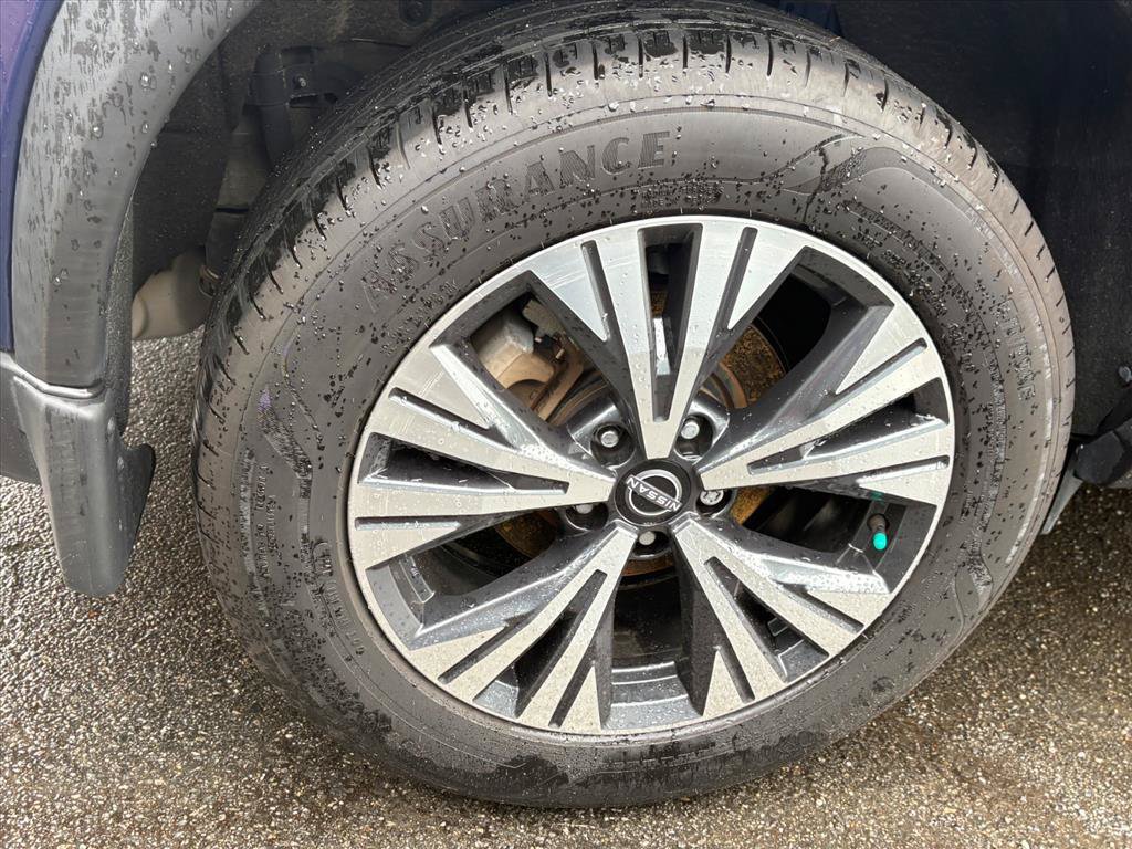 Used 2022 Nissan Rogue SV FWD image 9
